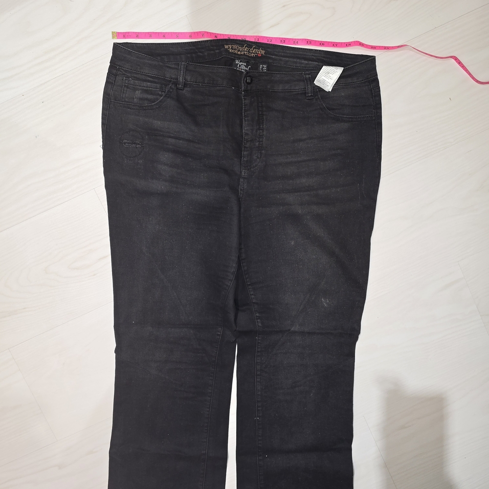 #38 Women with Control Black Straight Leg Jeans